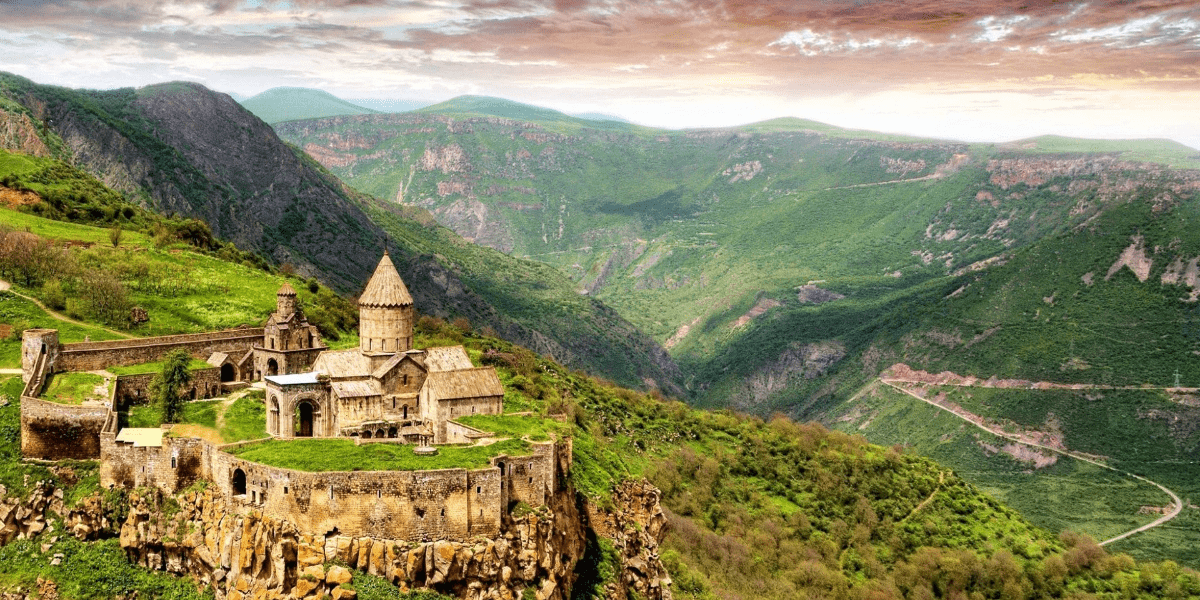 ТОП 10 потрясающих мест Армении - Компания Туристический Клуб | TCC.UA