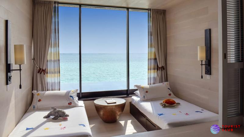 Four Seasons Resort Maldives at Kuda Huraa - фото отеля