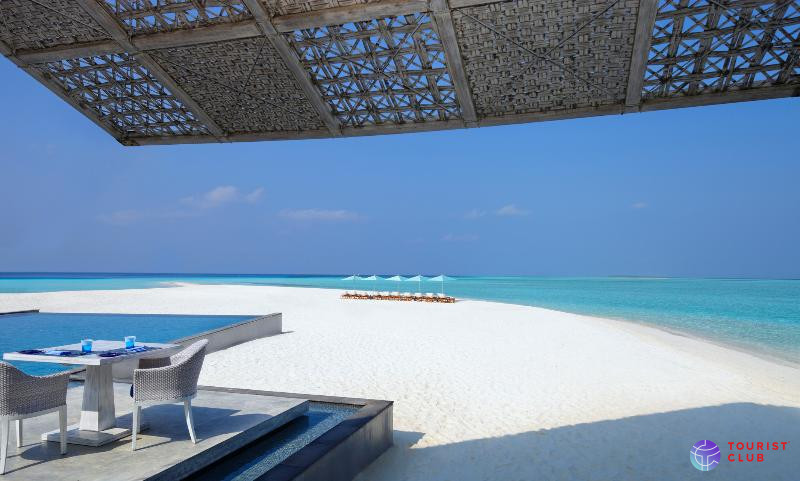 Four Seasons Resort Maldives at Kuda Huraa - фото отеля