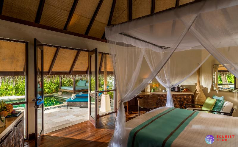 Four Seasons Resort Maldives at Kuda Huraa - фото отеля