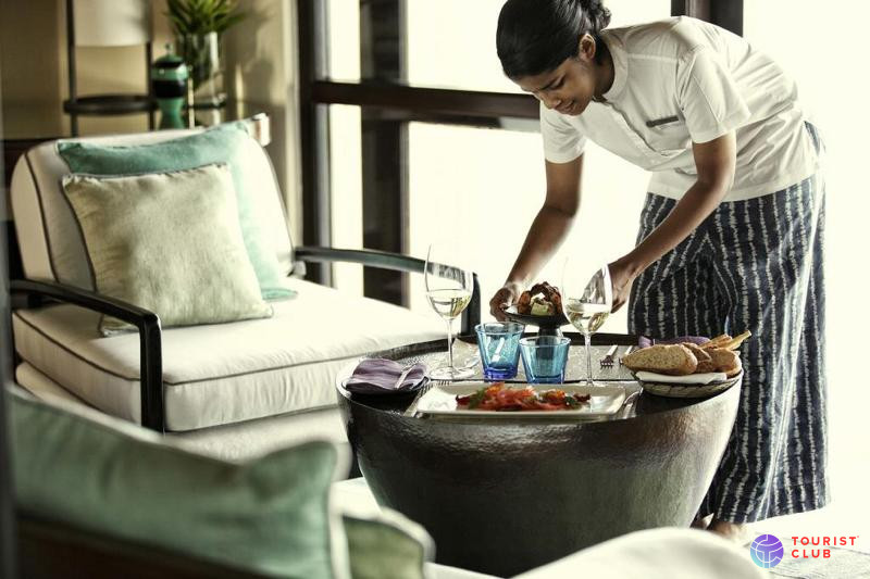 Four Seasons Resort Maldives at Kuda Huraa - фото отеля
