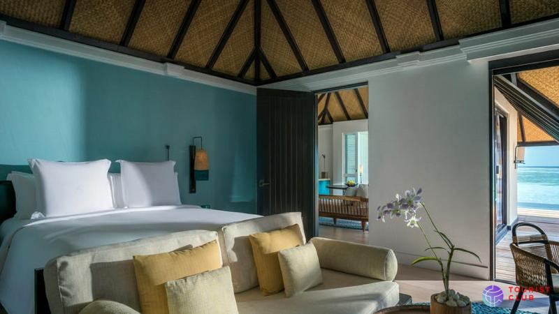 Four Seasons Resort Maldives at Kuda Huraa - фото отеля