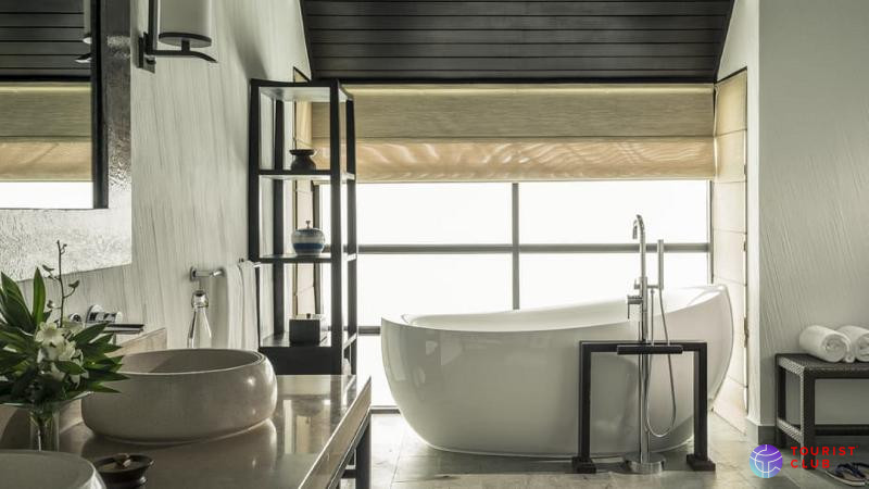 Four Seasons Resort Maldives at Kuda Huraa - фото отеля