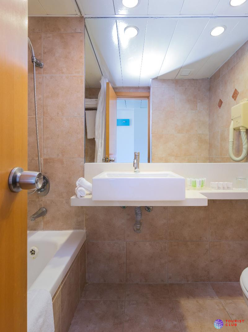 Prima City Hotel - фото отеля