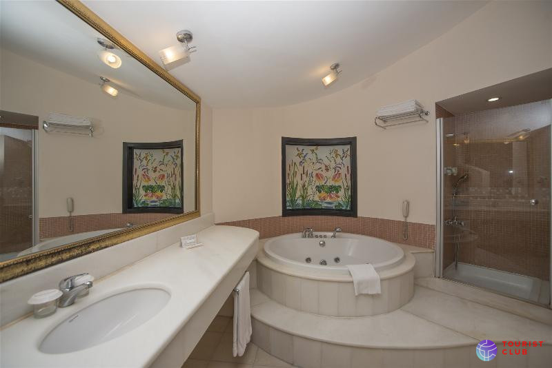 Starlight Resort Hotel - фото отеля