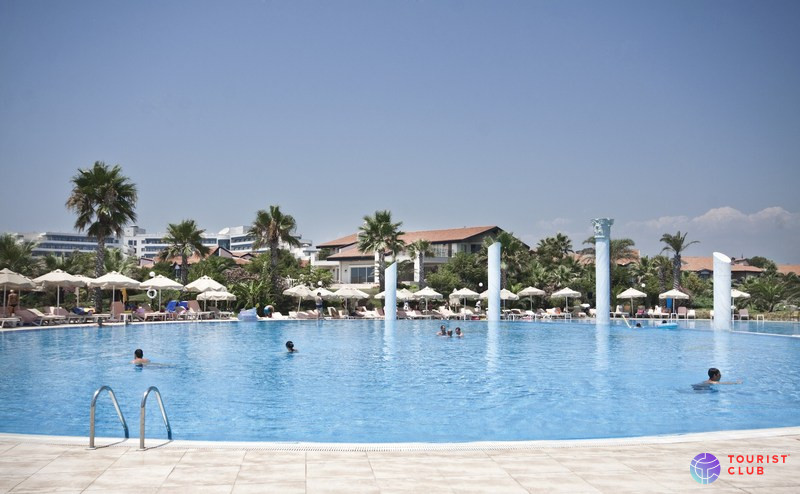 Starlight Resort Hotel - фото отеля