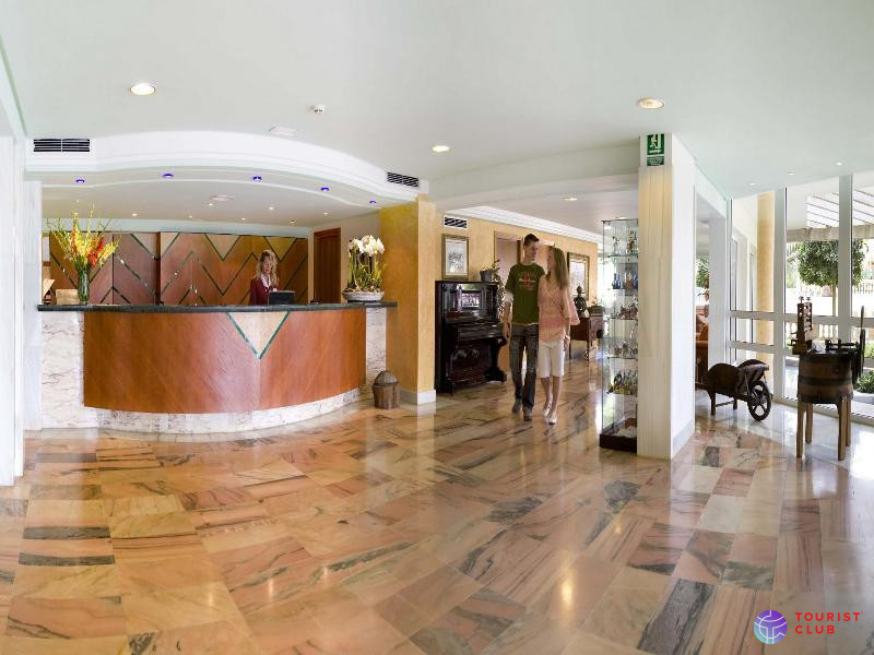 Hotel Vistamar by Pierre & Vacances - фото отеля