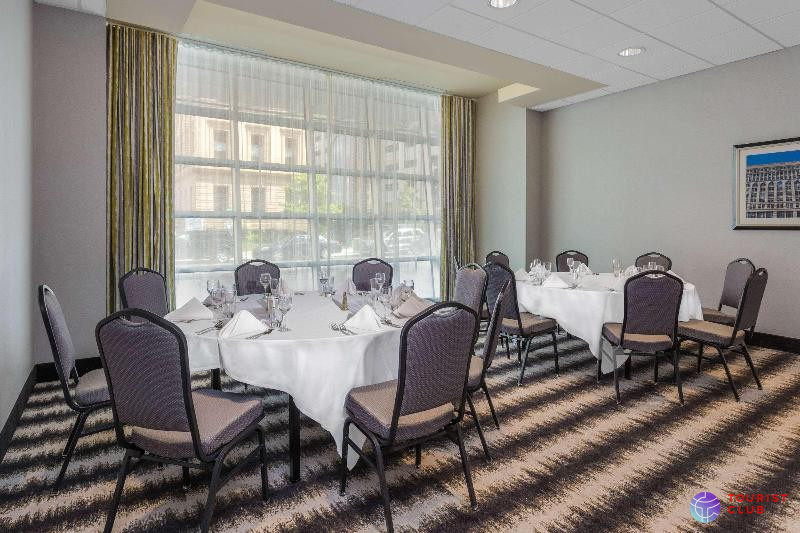 Wyndham Garden Buffalo Downtown - фото отеля