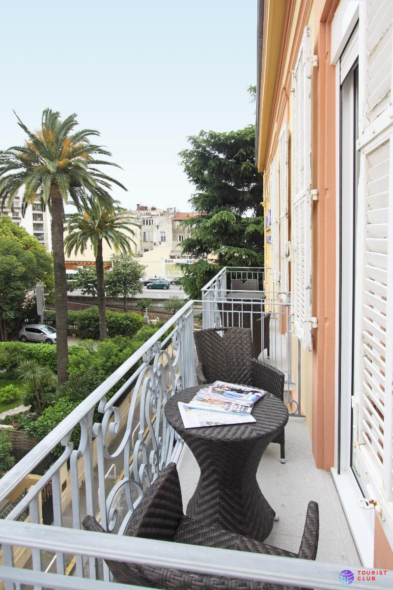 Golden Tulip Cannes - Hotel De Paris - фото отеля