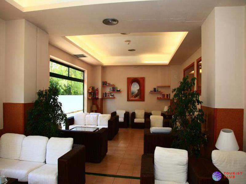 Ohtels Villa Romana - фото отеля