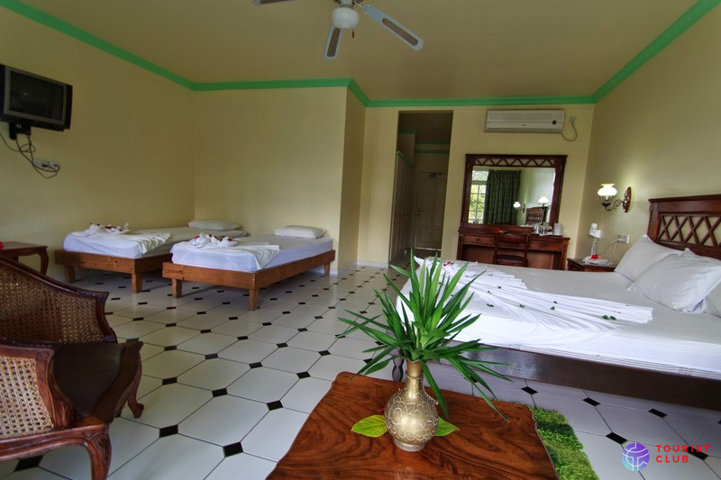 Palm Beach Hotel - фото отеля