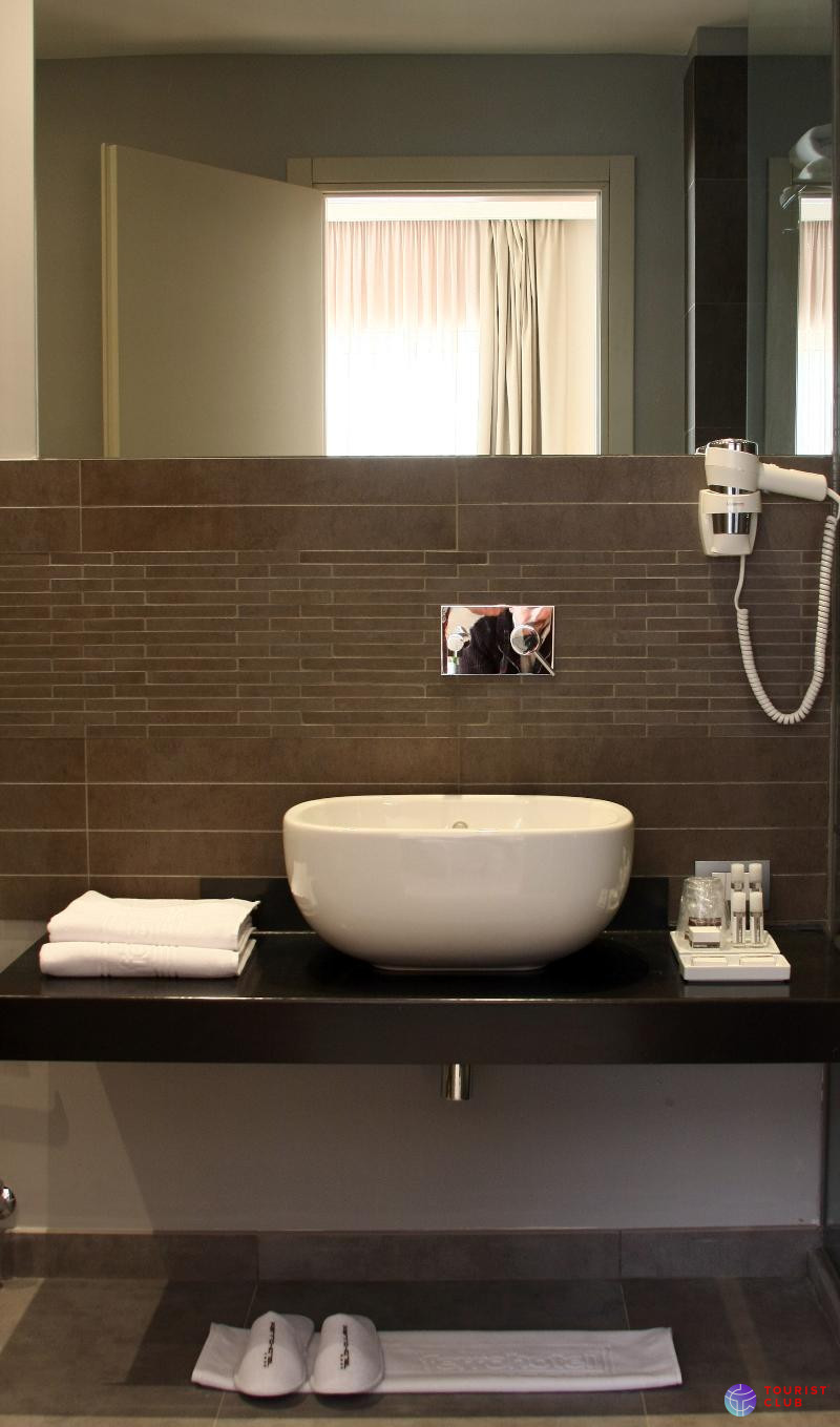 Ferro Hotel - фото отеля