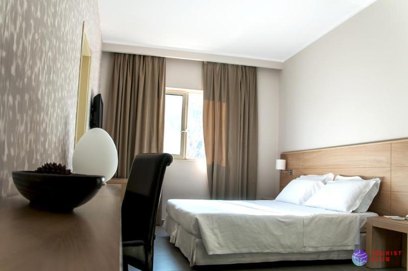 Ferro Hotel - фото отеля