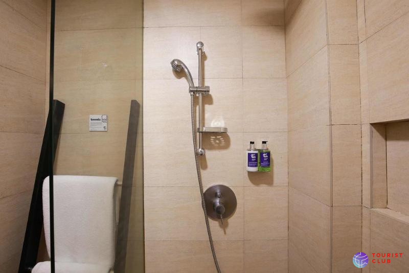 The Tides Hotel Boracay - фото отеля