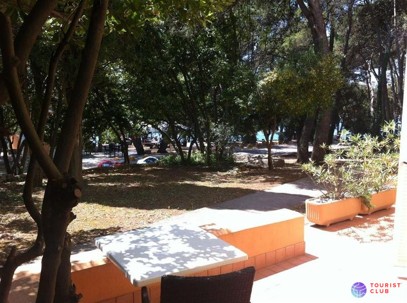 Drazica Hotel, Tamaris Villa and Villa Lovorka - фото отеля