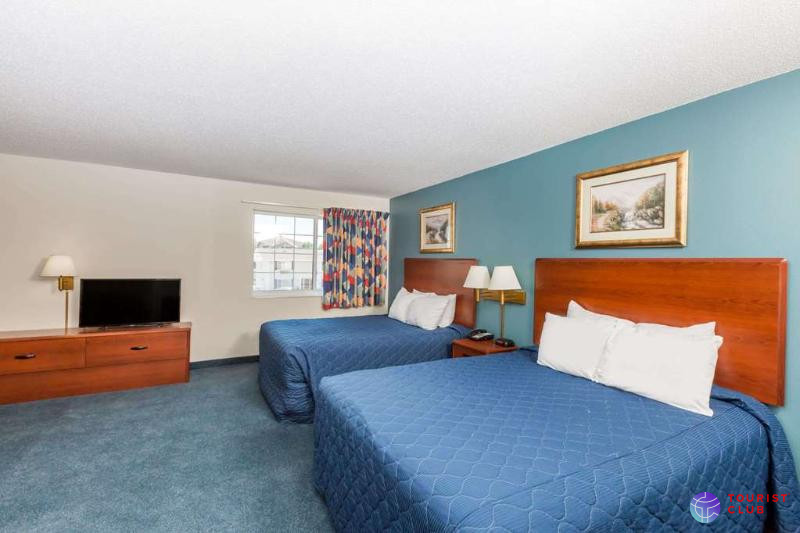 Days Inn by Wyndham Hotel Spencer IA - фото отеля