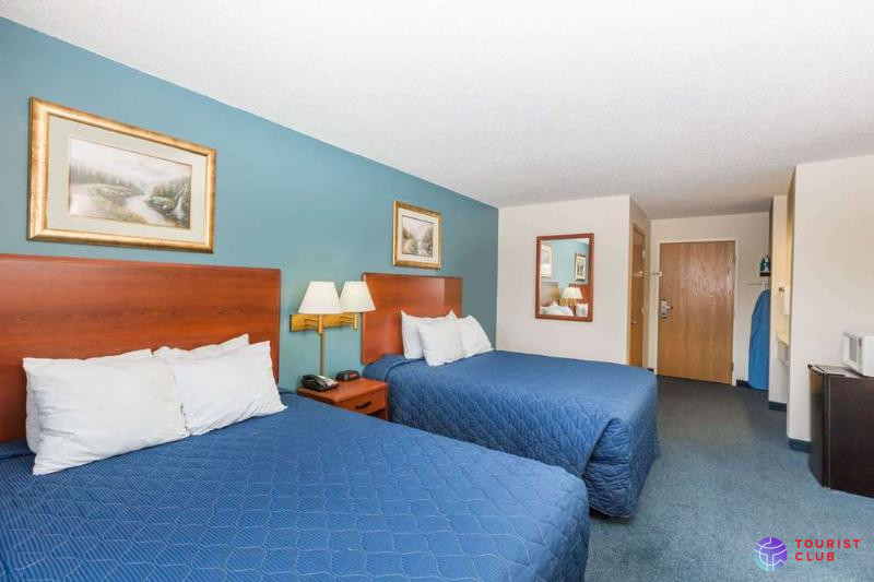 Days Inn by Wyndham Hotel Spencer IA - фото отеля