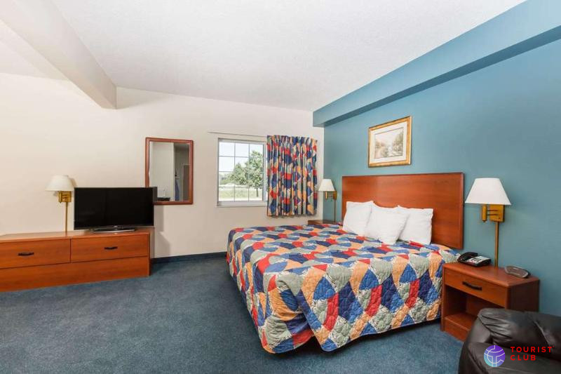 Days Inn by Wyndham Hotel Spencer IA - фото отеля