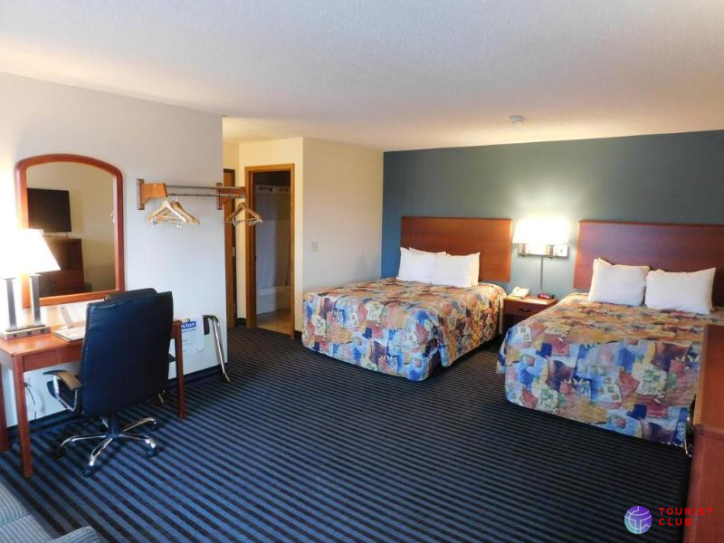 Days Inn by Wyndham Hotel Spencer IA - фото отеля