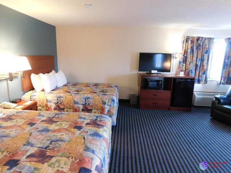 Days Inn by Wyndham Hotel Spencer IA - фото отеля