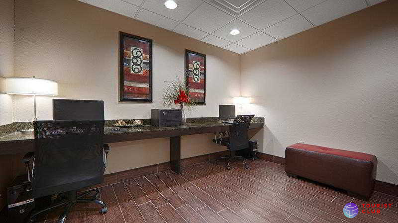 Best Western Plus Cushing Inn & Suites - фото отеля