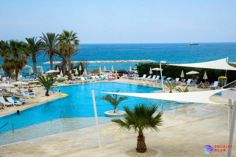 Venus Beach Hotel - фото отеля