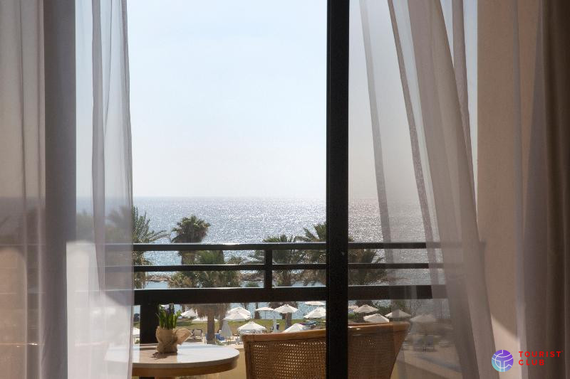 Venus Beach Hotel - фото отеля