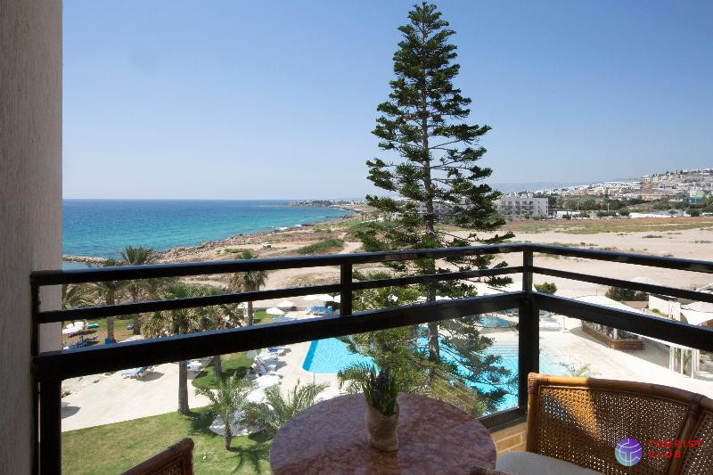 Venus Beach Hotel - фото отеля