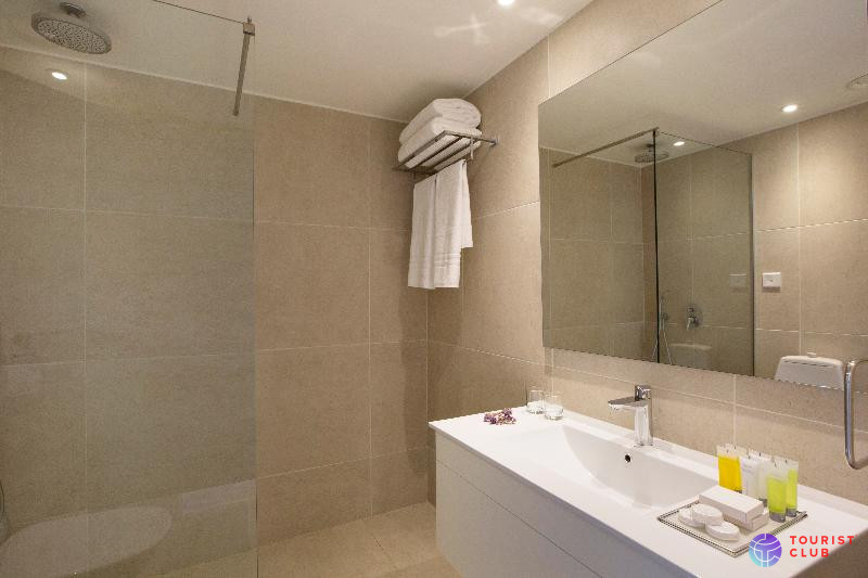 Venus Beach Hotel - фото отеля