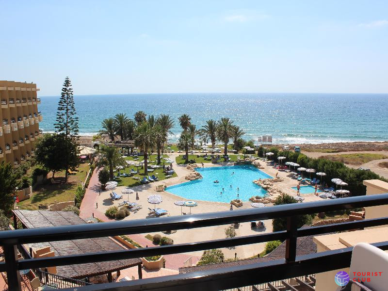 Venus Beach Hotel - фото отеля