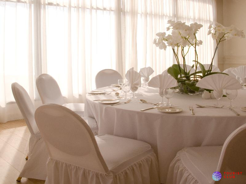 Venus Beach Hotel - фото отеля