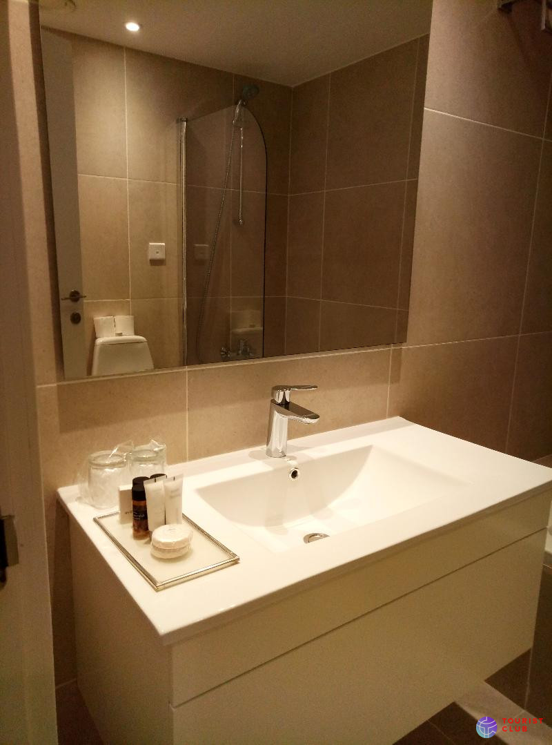Venus Beach Hotel - фото отеля