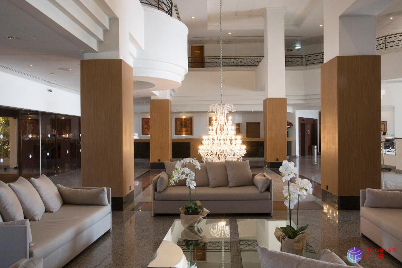 Venus Beach Hotel - фото отеля