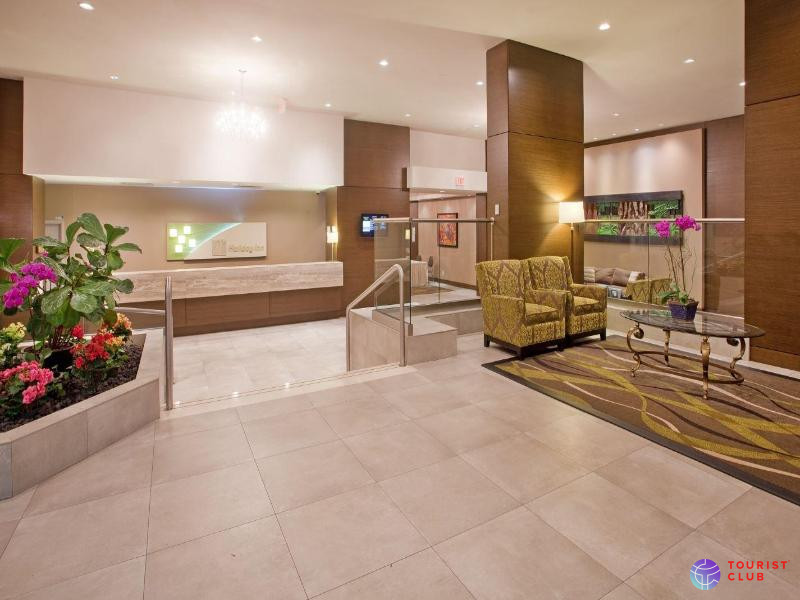 Holiday Inn Vancouver-Centre (Broadway) - фото отеля