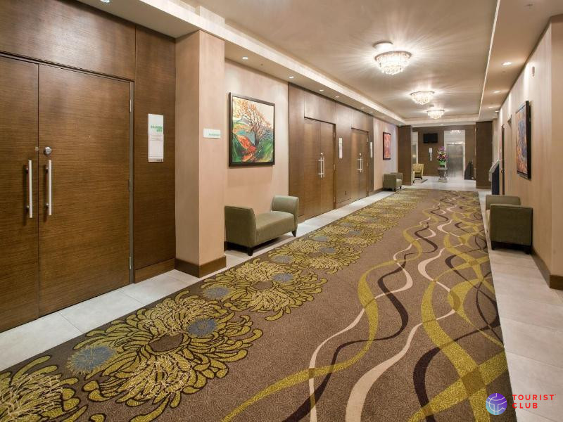 Holiday Inn Vancouver-Centre (Broadway) - фото отеля