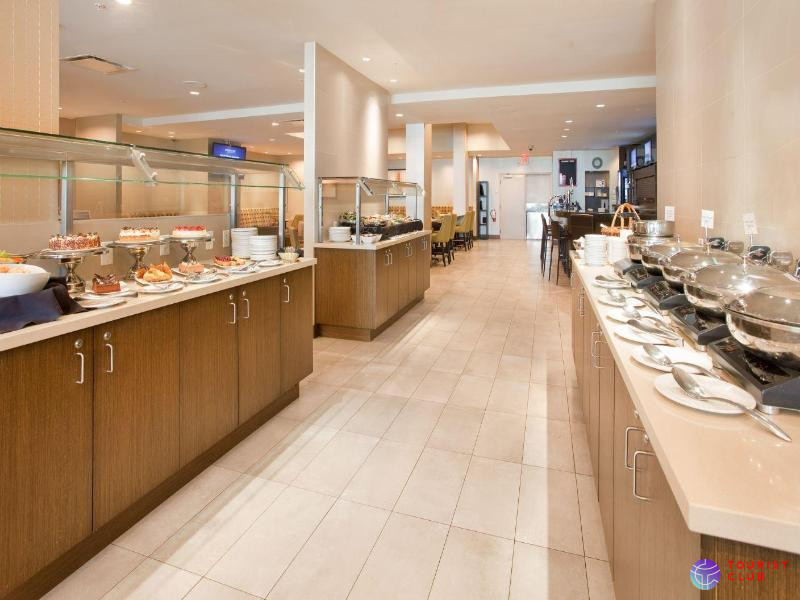 Holiday Inn Vancouver-Centre (Broadway) - фото отеля