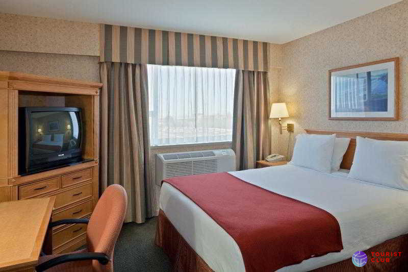 Holiday Inn Express Vancouver Airport-Richmond - фото отеля