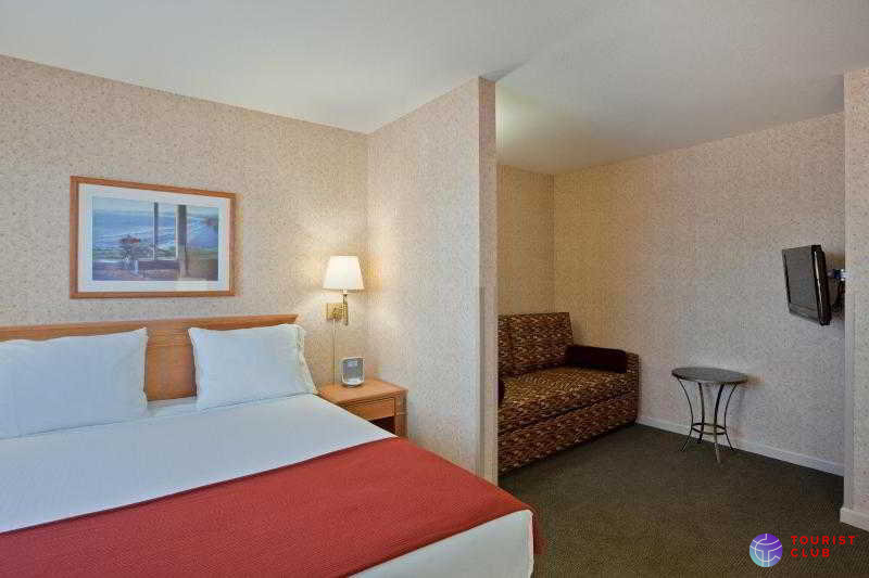 Holiday Inn Express Vancouver Airport-Richmond - фото отеля