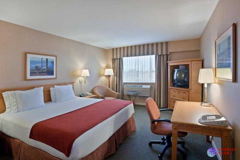 Holiday Inn Express Vancouver Airport-Richmond - фото отеля
