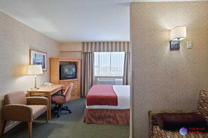 Holiday Inn Express Vancouver Airport-Richmond - фото отеля