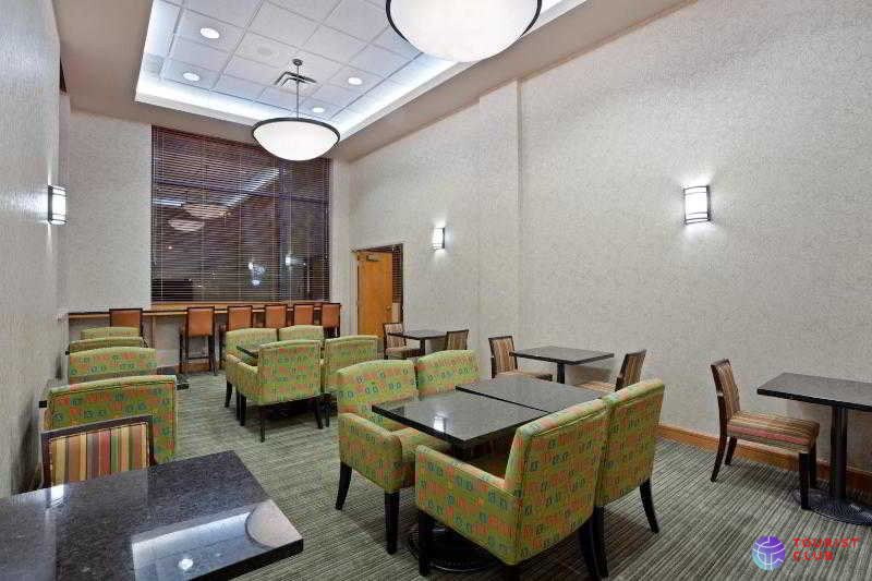 Holiday Inn Express Vancouver Airport-Richmond - фото отеля