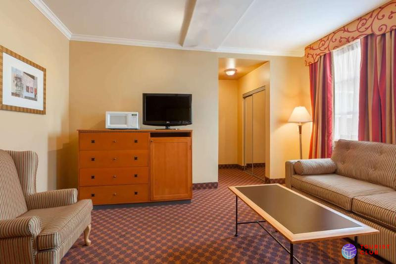 Howard Johnson Vancouver - фото отеля
