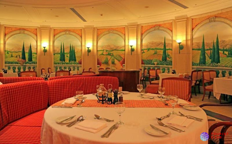 Royal Azur Resort - фото отеля