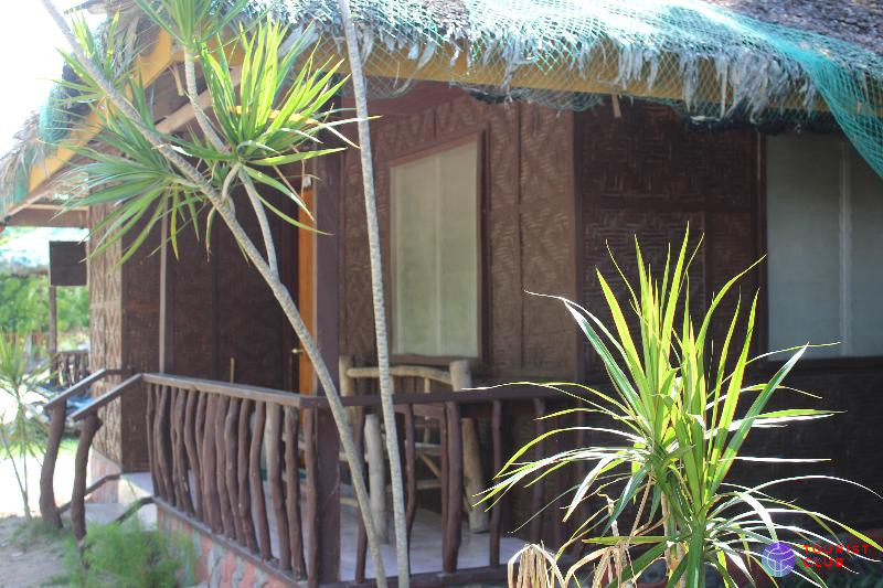 Bantayan Huts - фото отеля