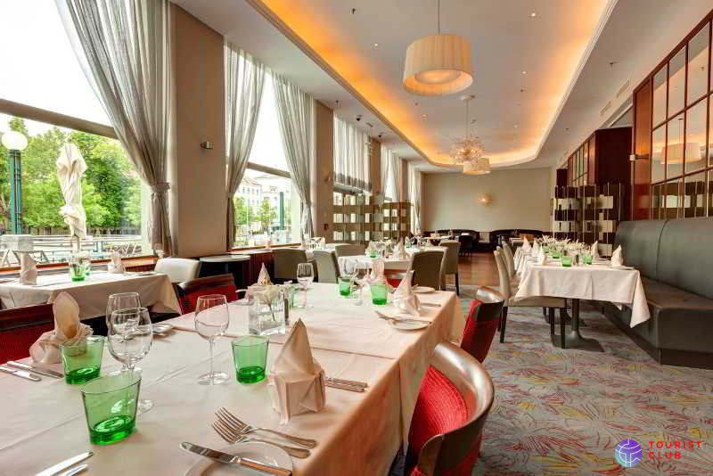 Отель Radisson Blu Carlton