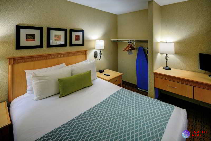 Accent Inn Kelowna - фото отеля