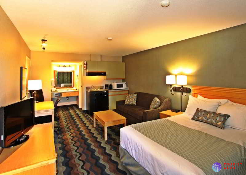 Accent Inn Kelowna - фото отеля