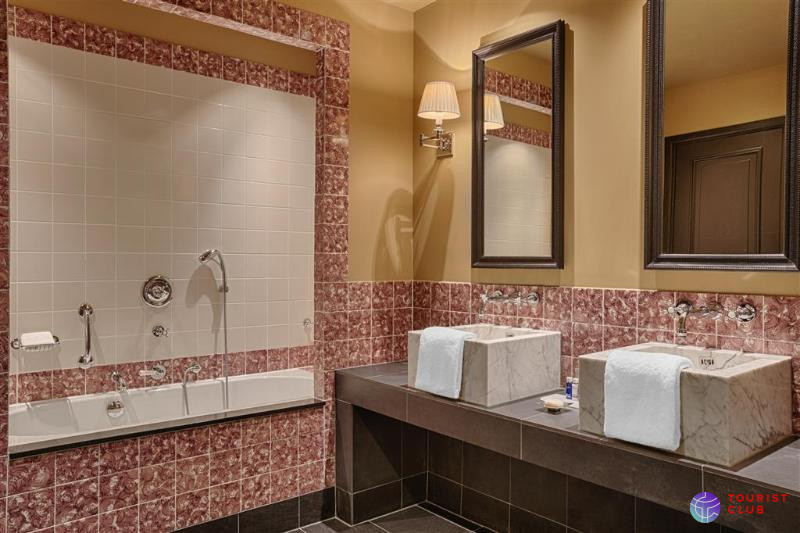 Hotel des Indes, Leading Hotels of the World - фото отеля