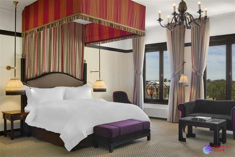 Hotel des Indes, Leading Hotels of the World - фото отеля