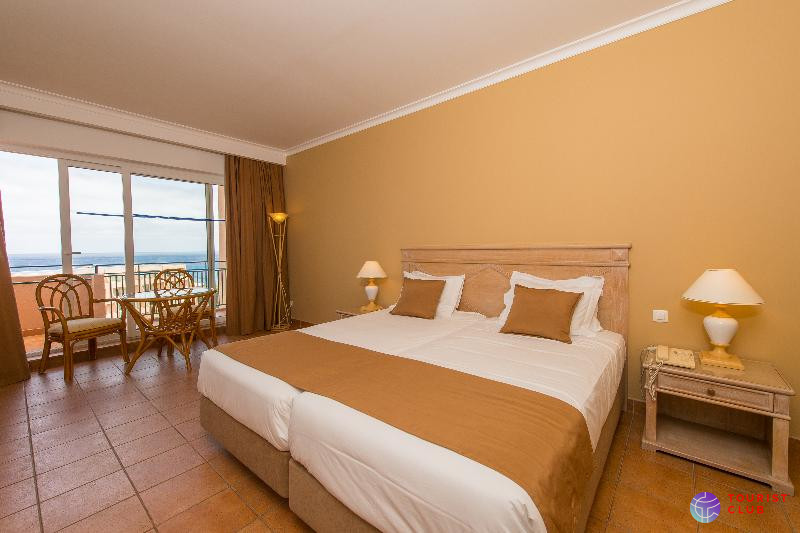 Vila Baleira Porto Santo - фото отеля